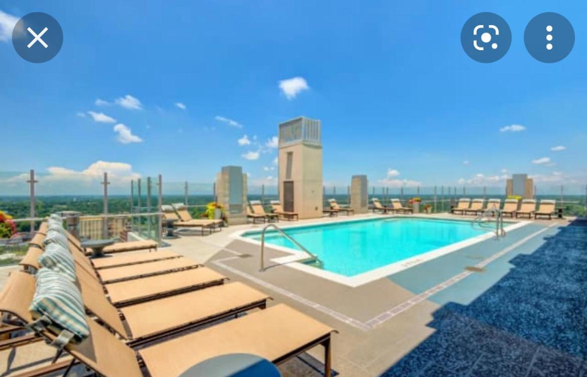 Luxurious 1Br Uptown Highrise/ Balcony With City View! Charlotte Eksteriør billede